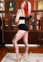 Apricot Pitts shows her pits and more, Apricot Pitts (apr024) ATK Natural & Hairy: Apricot Pitts (Apricot Pitts shows her pits and more)