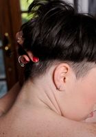 Brunette hairy model Barb spreads her dark fluffy bush, Barb (bar033) ATK Archives: Barb (Brunette hairy model Barb spreads her dark fluffy bush)