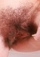 ATK Petites: Annabelle Lee (Annabelle Lee plays with her pubes)