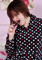 ATK Archives: Scarlett LG (Sexy amateur Scarlett LG strips and masturbates with her toy)